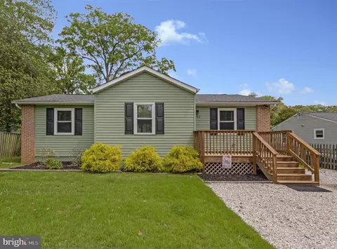 402 Bay View Dr, Edgewater, MD 21037