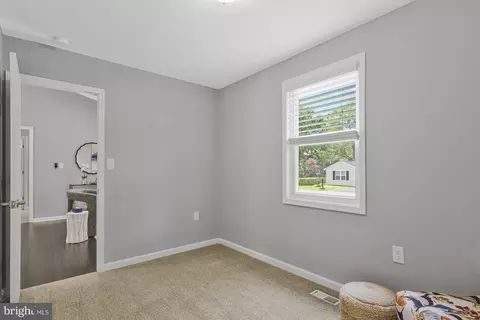 Entry Way - 402 Bay View Dr, Edgewater, MD 21037 photo 4 of 4
