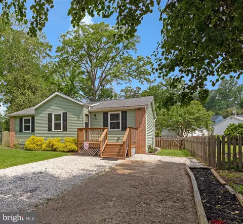 Exterior - 402 Bay View Dr, Edgewater, MD 21037 photo 3 of 7