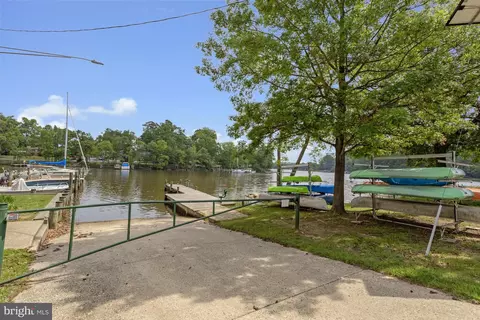 Exterior - 402 Bay View Dr, Edgewater, MD 21037 photo 7 of 7
