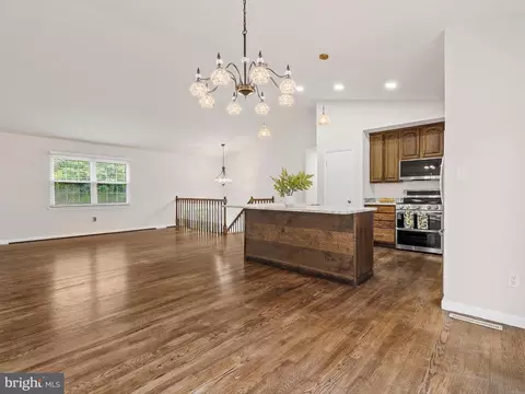 Living - 7604 Mccarron Ct, Hanover, MD 21076 photo 4 of 9