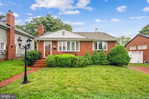 218 Dale Rd, Pasadena, MD 21122