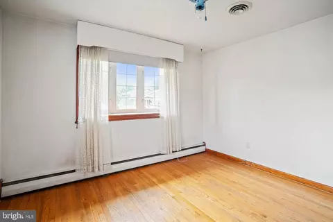 Bedroom - 218 Dale Rd, Pasadena, MD 21122 photo 1 of 4