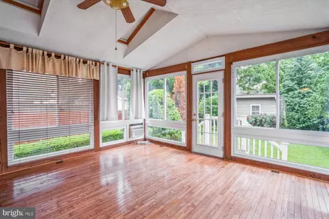 Exterior - 218 Dale Rd, Pasadena, MD 21122 photo 4 of 6
