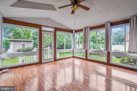 Exterior - 218 Dale Rd, Pasadena, MD 21122 photo 3 of 6