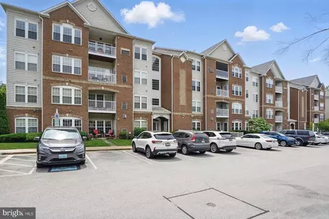 1009 Samantha Ln #302, Odenton, MD 21113