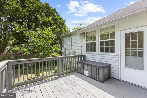 Exterior - 202 Lakeview Ave, Edgewater, MD 21037 photo 3 of 9