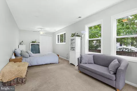 Bedroom - 202 Lakeview Ave, Edgewater, MD 21037 photo 1 of 8