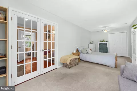Bedroom - 202 Lakeview Ave, Edgewater, MD 21037 photo 2 of 8