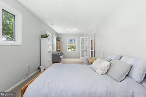 Bedroom - 202 Lakeview Ave, Edgewater, MD 21037 photo 4 of 8