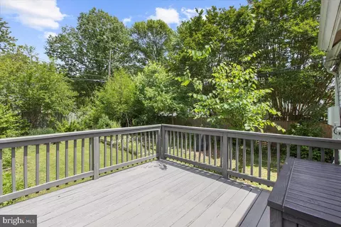 Exterior - 202 Lakeview Ave, Edgewater, MD 21037 photo 2 of 9