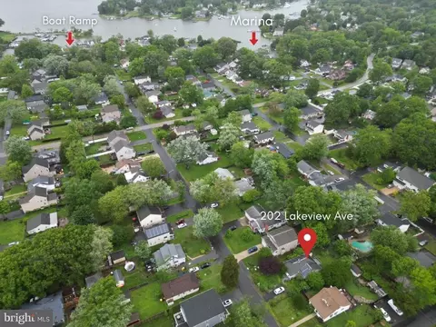 View/Area - 202 Lakeview Ave, Edgewater, MD 21037 photo 2 of 14