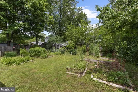 Exterior - 202 Lakeview Ave, Edgewater, MD 21037 photo 9 of 9