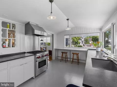 Kitchen - 43 E Lake Dr, Annapolis, MD 21403 photo 1 of 3