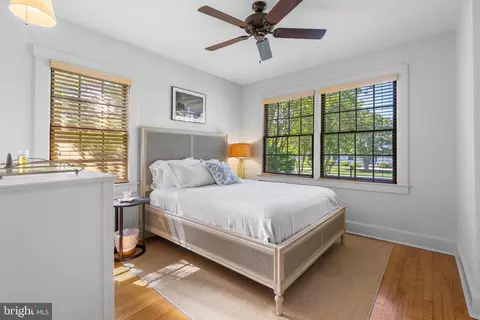 Bedroom - 43 E Lake Dr, Annapolis, MD 21403 photo 1 of 3