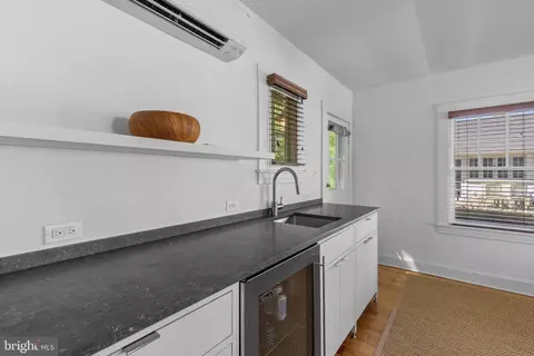 Kitchen - 43 E Lake Dr, Annapolis, MD 21403 photo 3 of 3
