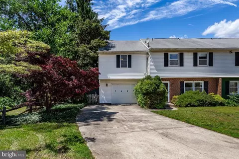 Exterior - 7607 Stoney Harbor Ct, Pasadena, MD 21122 photo 3 of 23