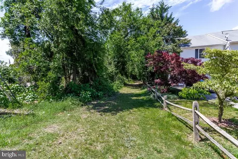 Exterior - 7607 Stoney Harbor Ct, Pasadena, MD 21122 photo 21 of 23