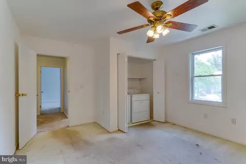 Bedroom - 7607 Stoney Harbor Ct, Pasadena, MD 21122 photo 7 of 11
