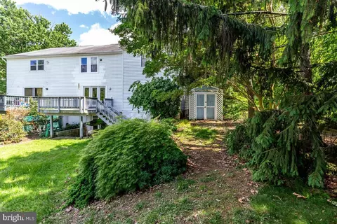 Exterior - 7607 Stoney Harbor Ct, Pasadena, MD 21122 photo 18 of 23