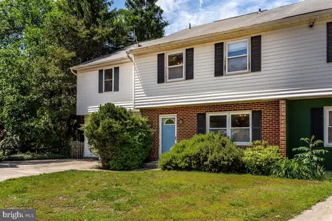 Exterior - 7607 Stoney Harbor Ct, Pasadena, MD 21122 photo 7 of 23