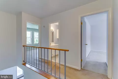 Entry Way - 7607 Stoney Harbor Ct, Pasadena, MD 21122 photo 5 of 6