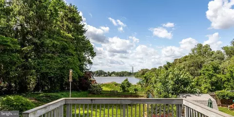 7607 Stoney Harbor Ct, Pasadena, MD 21122