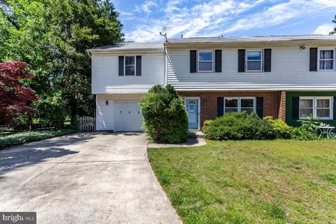Exterior - 7607 Stoney Harbor Ct, Pasadena, MD 21122 photo 5 of 23