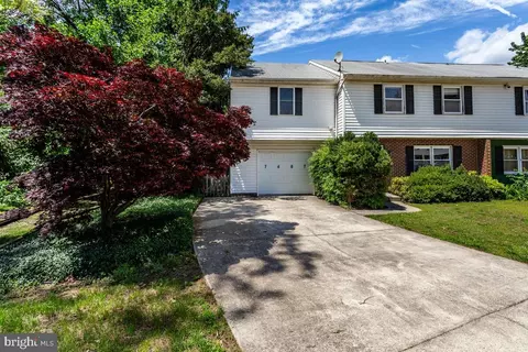 Exterior - 7607 Stoney Harbor Ct, Pasadena, MD 21122 photo 6 of 23
