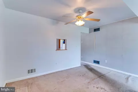 Living - 7607 Stoney Harbor Ct, Pasadena, MD 21122 photo 9 of 10