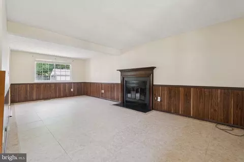 Living - 1477 Mordor Ln, Hanover, MD 21076 photo 2 of 3