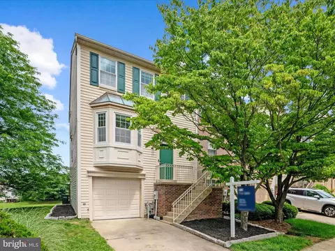 2560 Stow Ct, Crofton, MD 21114
