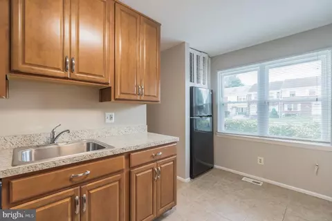 2054 Forest Hill Ln, Crofton, MD 21114 photo 3