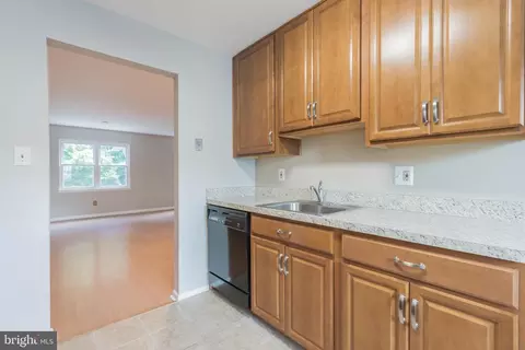 2054 Forest Hill Ln, Crofton, MD 21114 photo 6