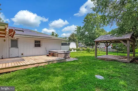 Exterior - 1533 Wakefield Rd, Edgewater, MD 21037 photo 6 of 7