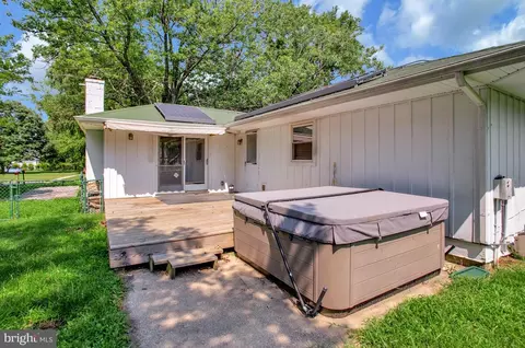 Exterior - 1533 Wakefield Rd, Edgewater, MD 21037 photo 5 of 7