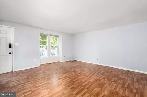 Living - 2506 Log Mill Ct, Crofton, MD 21114 photo 3 of 4