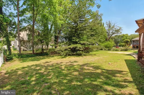 Exterior - 30 Pennsylvania Ave, Edgewater, MD 21037 photo 6 of 6