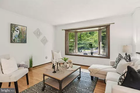 Living - 30 Pennsylvania Ave, Edgewater, MD 21037 photo 1 of 7