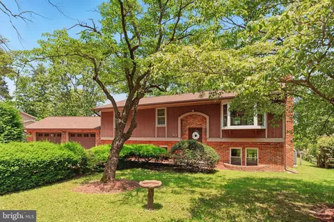 30 Pennsylvania Ave, Edgewater, MD 21037
