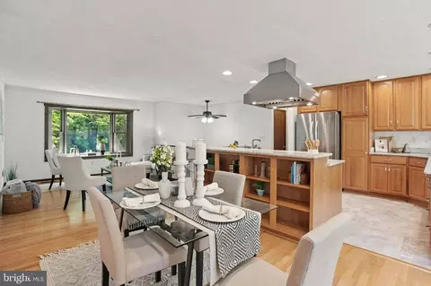 Dining - 30 Pennsylvania Ave, Edgewater, MD 21037 photo 1 of 1