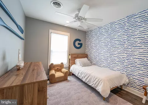 Bedroom - 3930 Cove Rd, Edgewater, MD 21037 photo 4 of 7