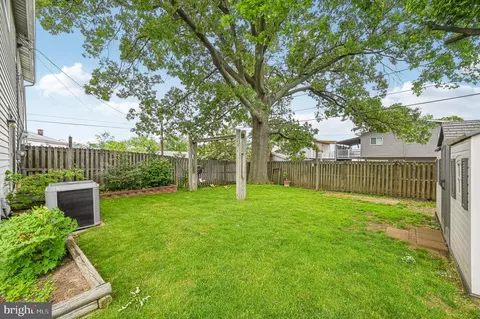 Exterior - 225 Dunlap Rd, Pasadena, MD 21122 photo 6 of 7