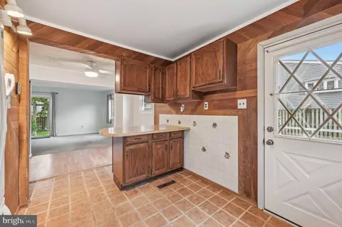 Kitchen - 225 Dunlap Rd, Pasadena, MD 21122 photo 3 of 3