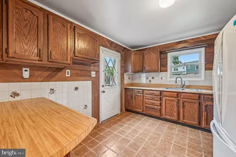 Kitchen - 225 Dunlap Rd, Pasadena, MD 21122 photo 1 of 3
