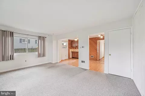 Living - 225 Dunlap Rd, Pasadena, MD 21122 photo 2 of 5