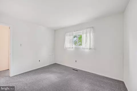 Bedroom - 225 Dunlap Rd, Pasadena, MD 21122 photo 2 of 7
