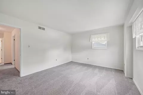 Bedroom - 225 Dunlap Rd, Pasadena, MD 21122 photo 5 of 7