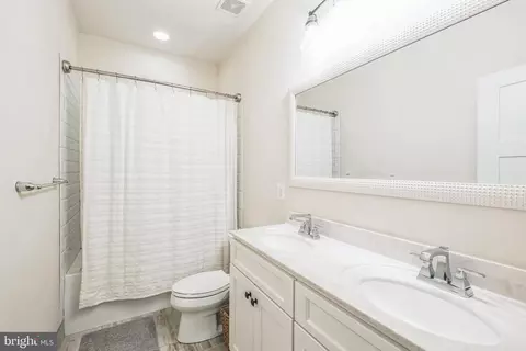 Entry Way - 166 Nutwell Rd, Deale, MD 20751 photo 3 of 5
