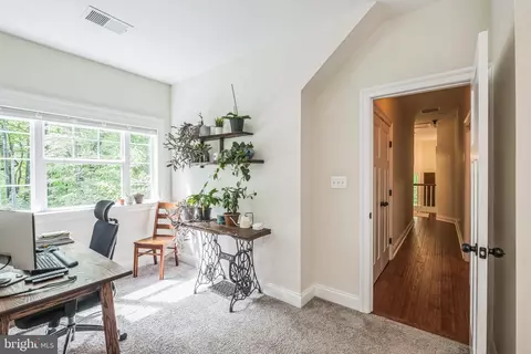Entry Way - 166 Nutwell Rd, Deale, MD 20751 photo 2 of 5